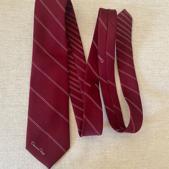 Oscar De La Renta Red Striped Silk Men’s Tie - Picture 3 of 5